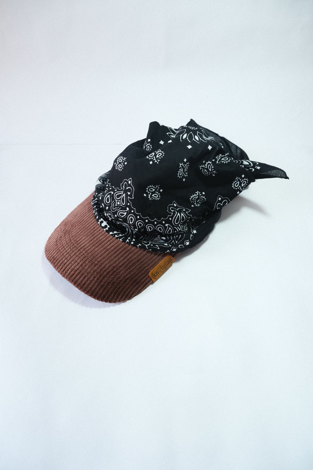 Dark Corduroy Brim | Black Veil Kapri
