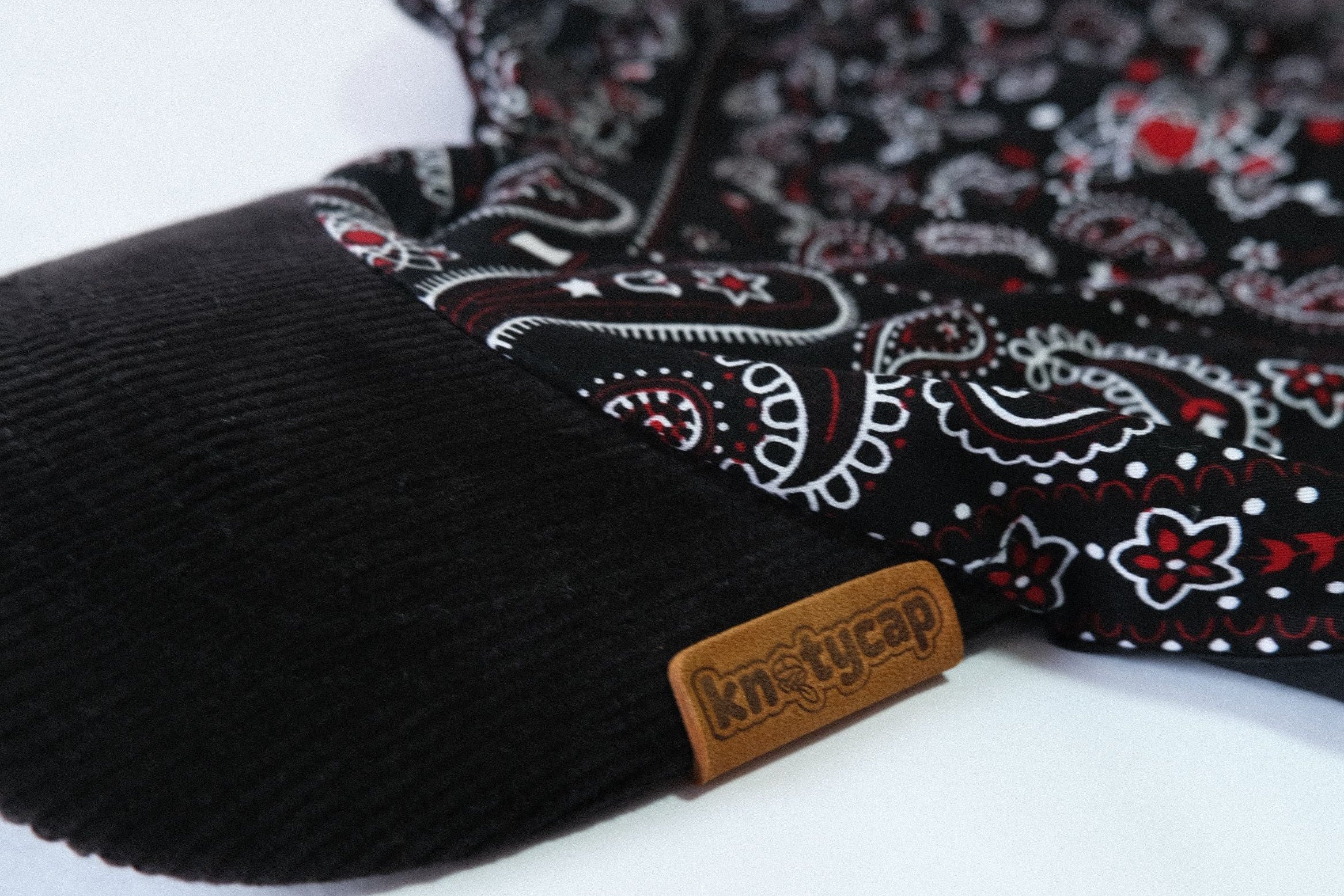 Black Corduroy Brim | Crimson Core Kapri