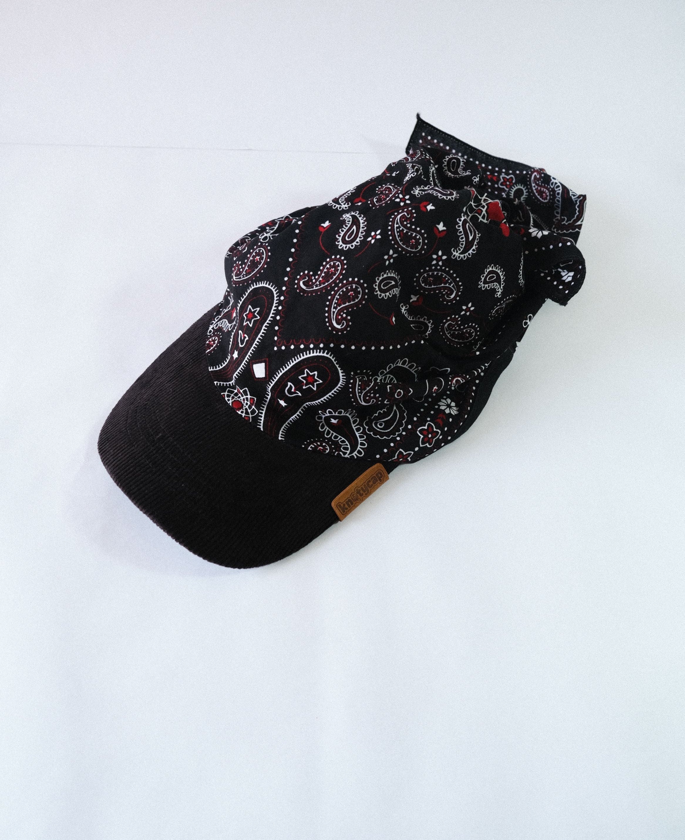 Black Corduroy Brim | Crimson Core Kapri