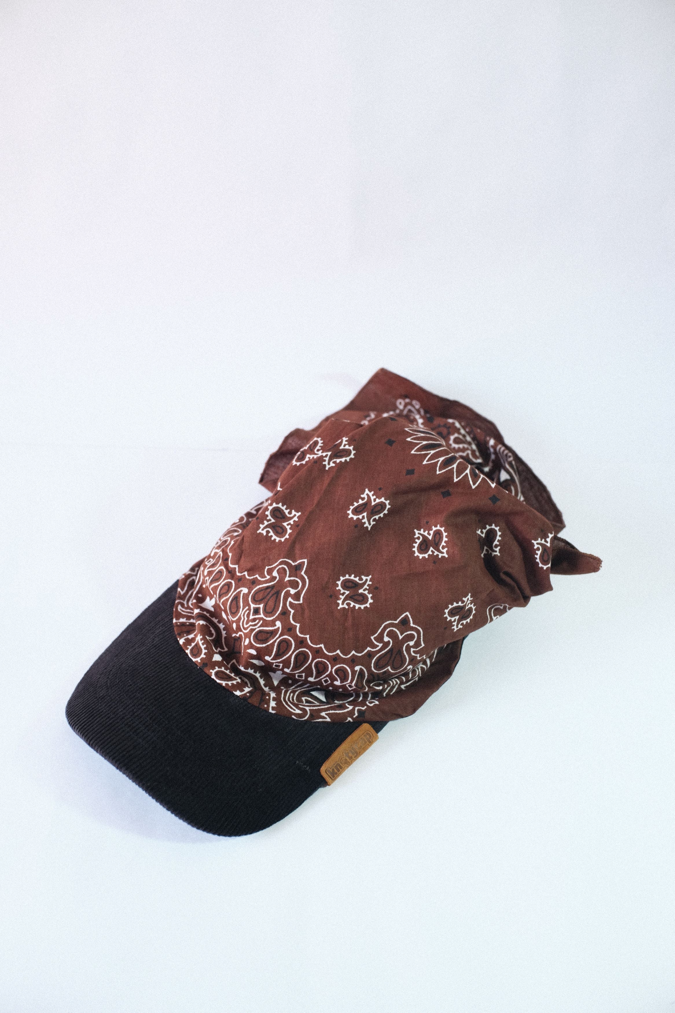 Black Corduroy Brim | Cocoa Veil Kapri