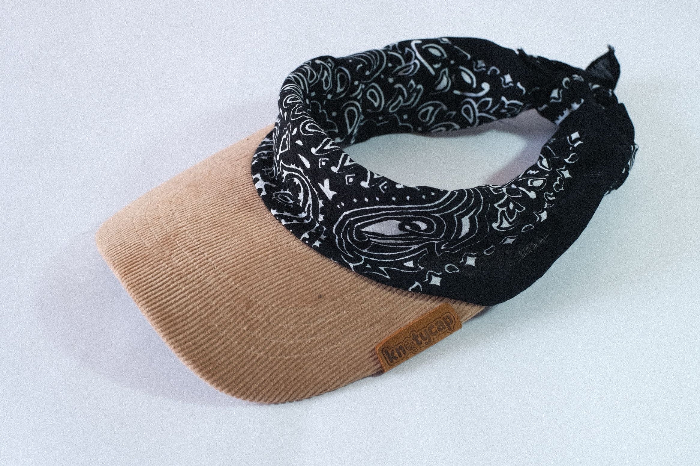 Beige Corduroy Brim |Black Veil  Kapri