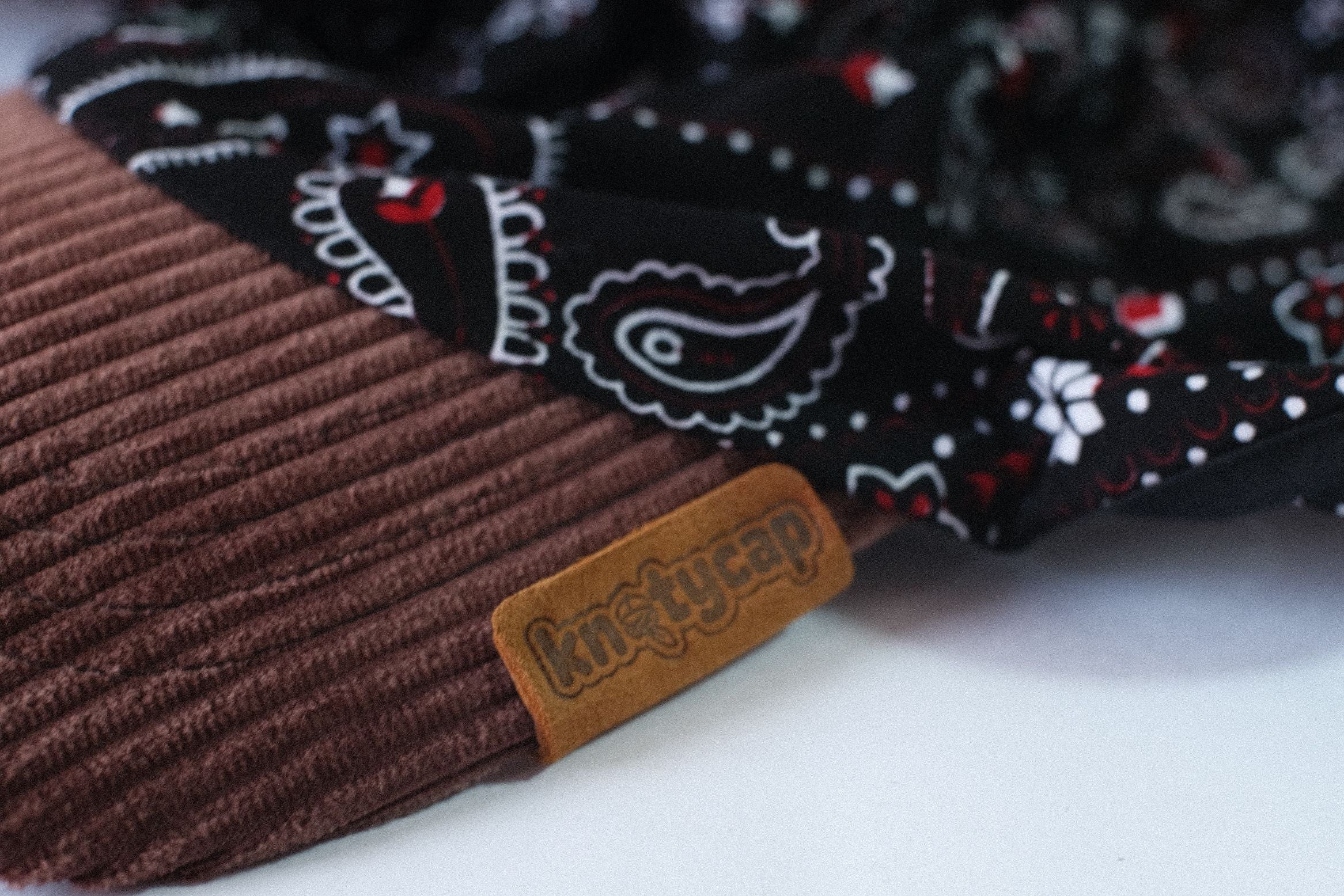 Dark Corduroy Brim | Crimson Core Kapri