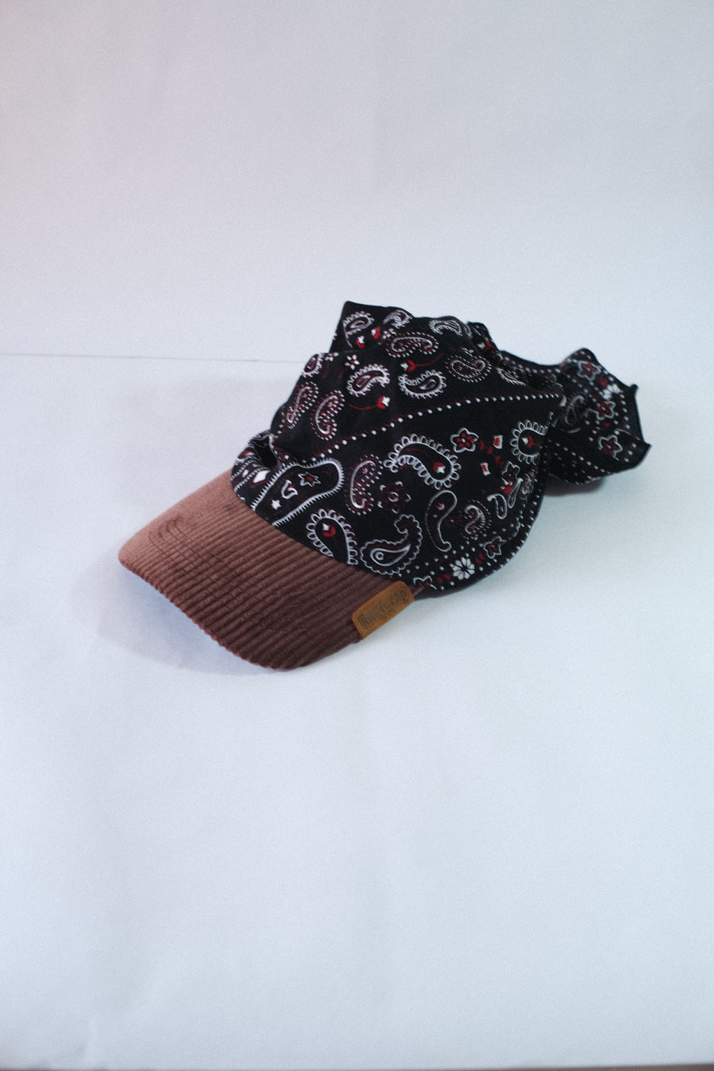 Dark Corduroy Brim | Crimson Core Kapri