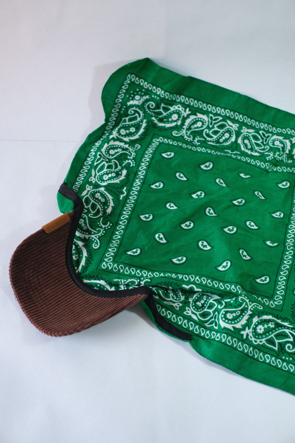 Dark Corduroy Brim | Forest Print Kapri