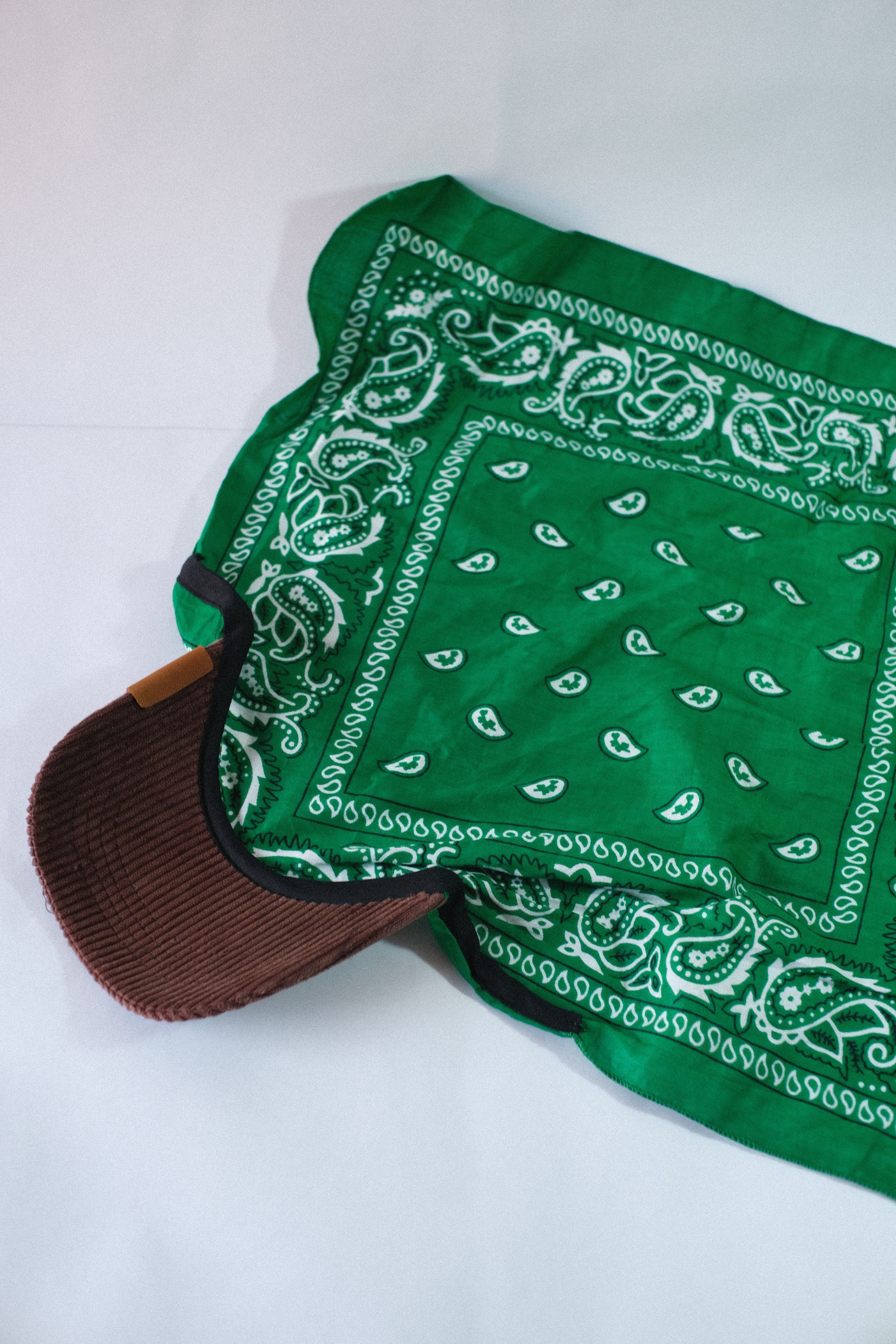 Dark Corduroy Brim | Forest Print Kapri