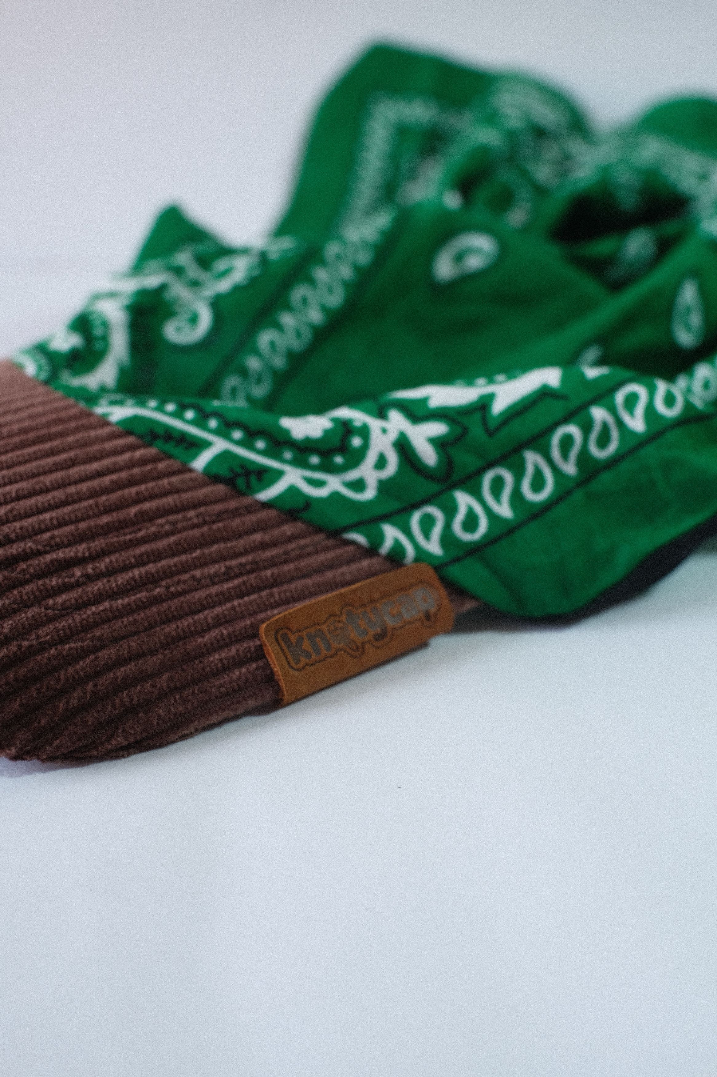 Dark Corduroy Brim | Forest Print Kapri