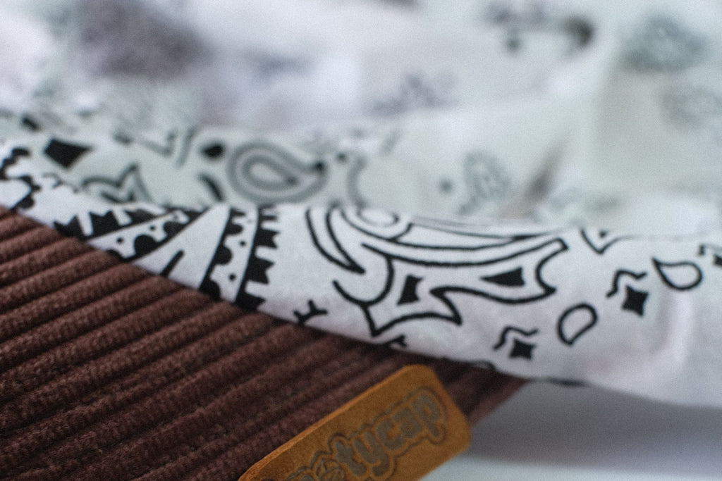 Dark Corduroy Brim | Ivory Veil Kapri