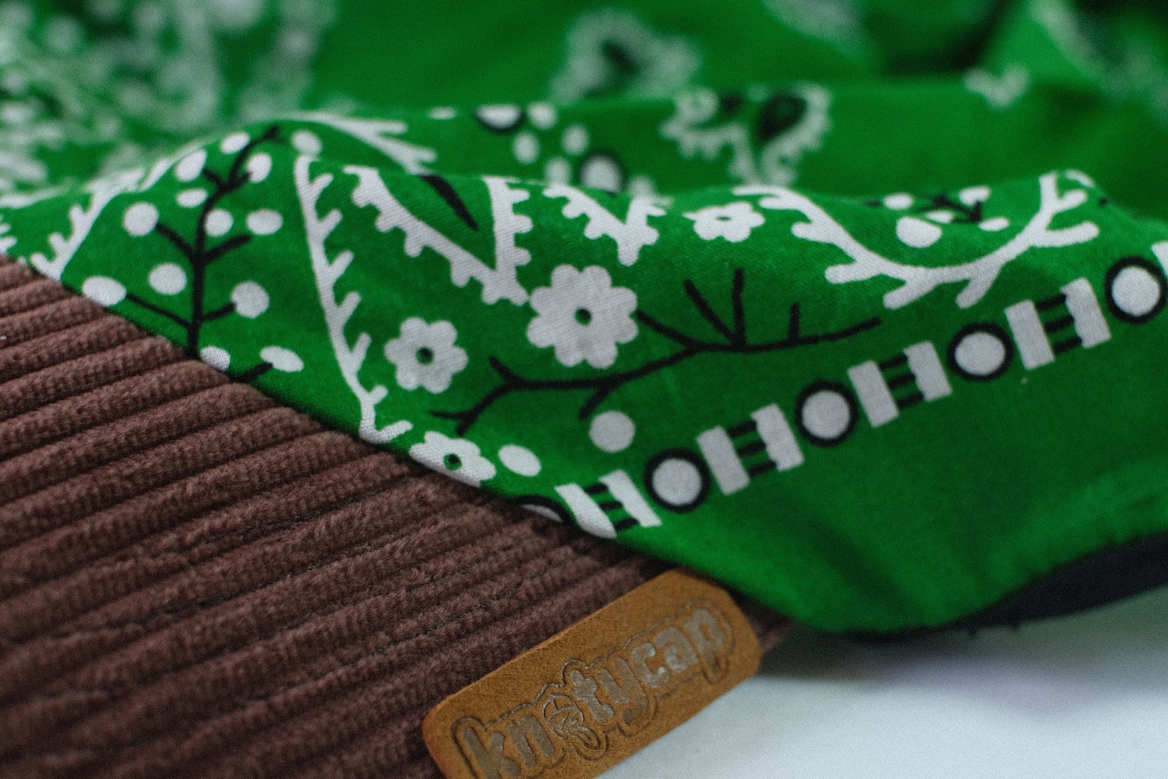 Dark Corduroy Brim | Emerald Veil Kapri
