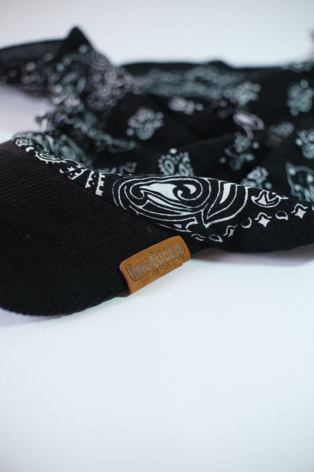 Black Corduroy Brim | Black Veil Kapri