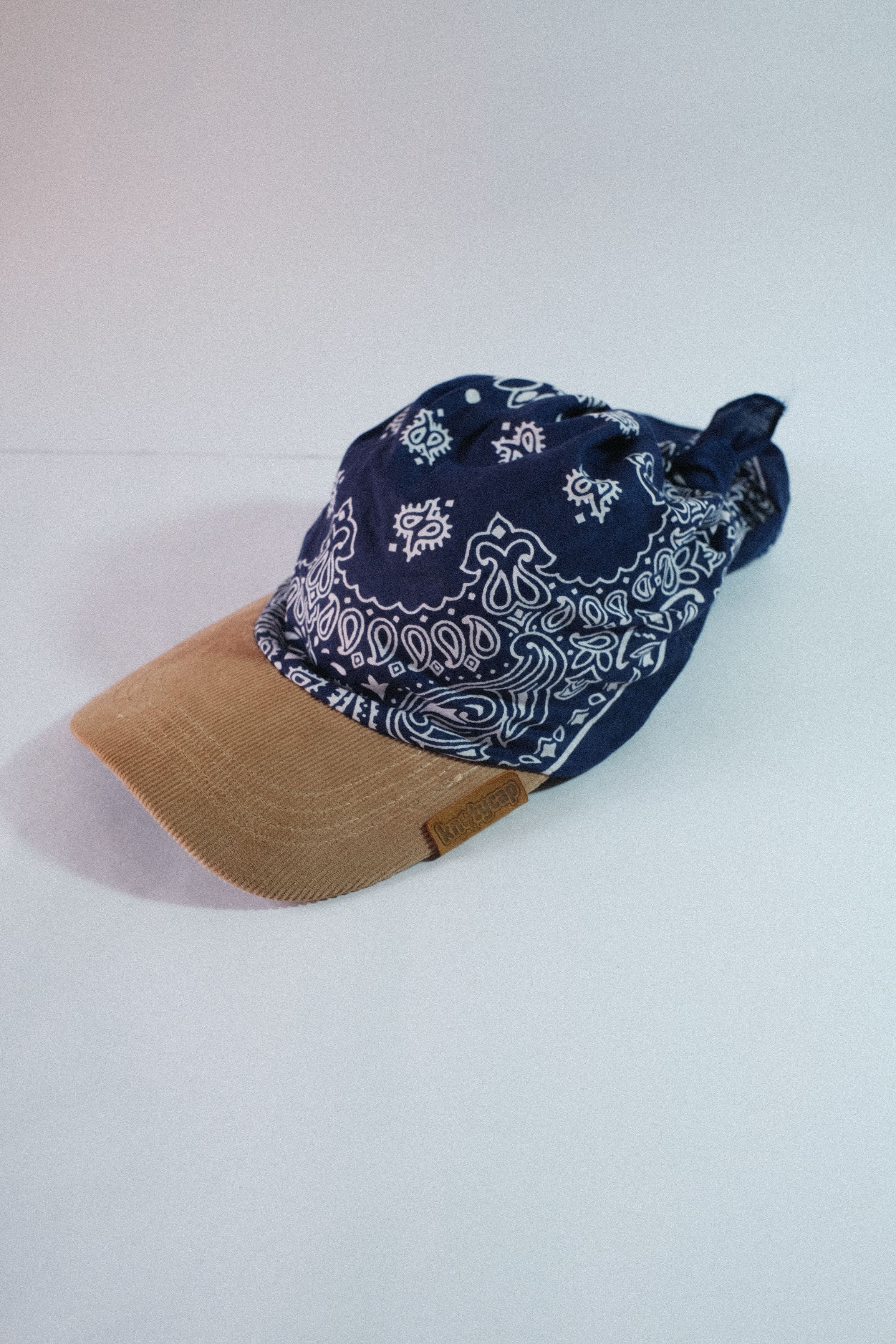 Beige Corduroy Brim | Midnight Veil Kapri