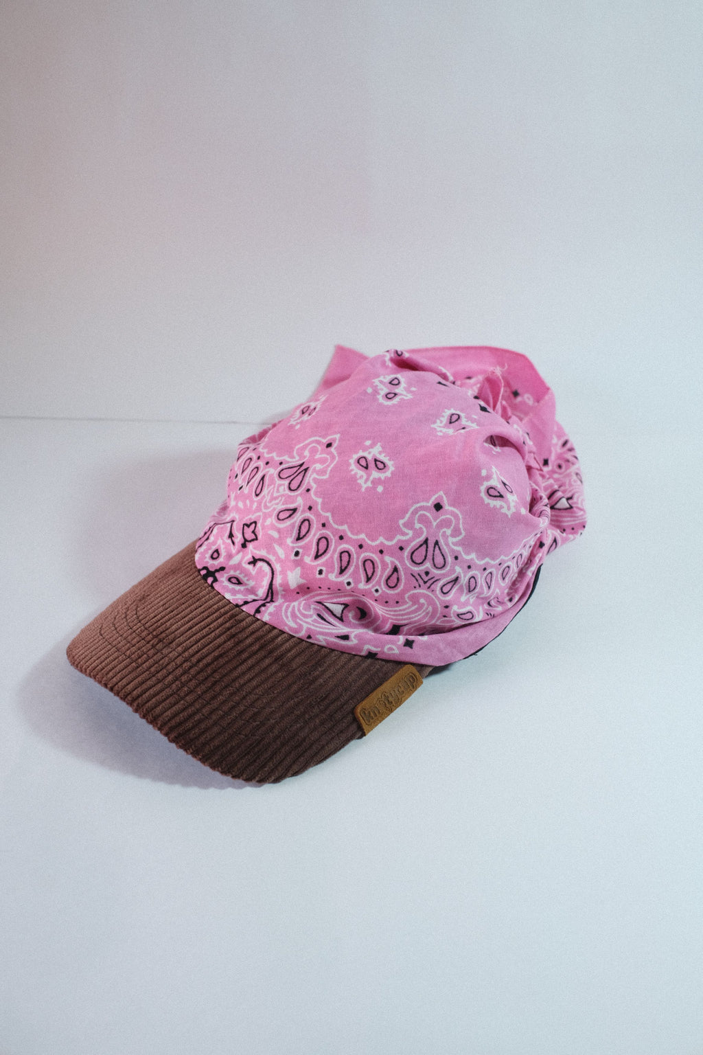 Dark Corduroy Brim | Blush Veil Kapri