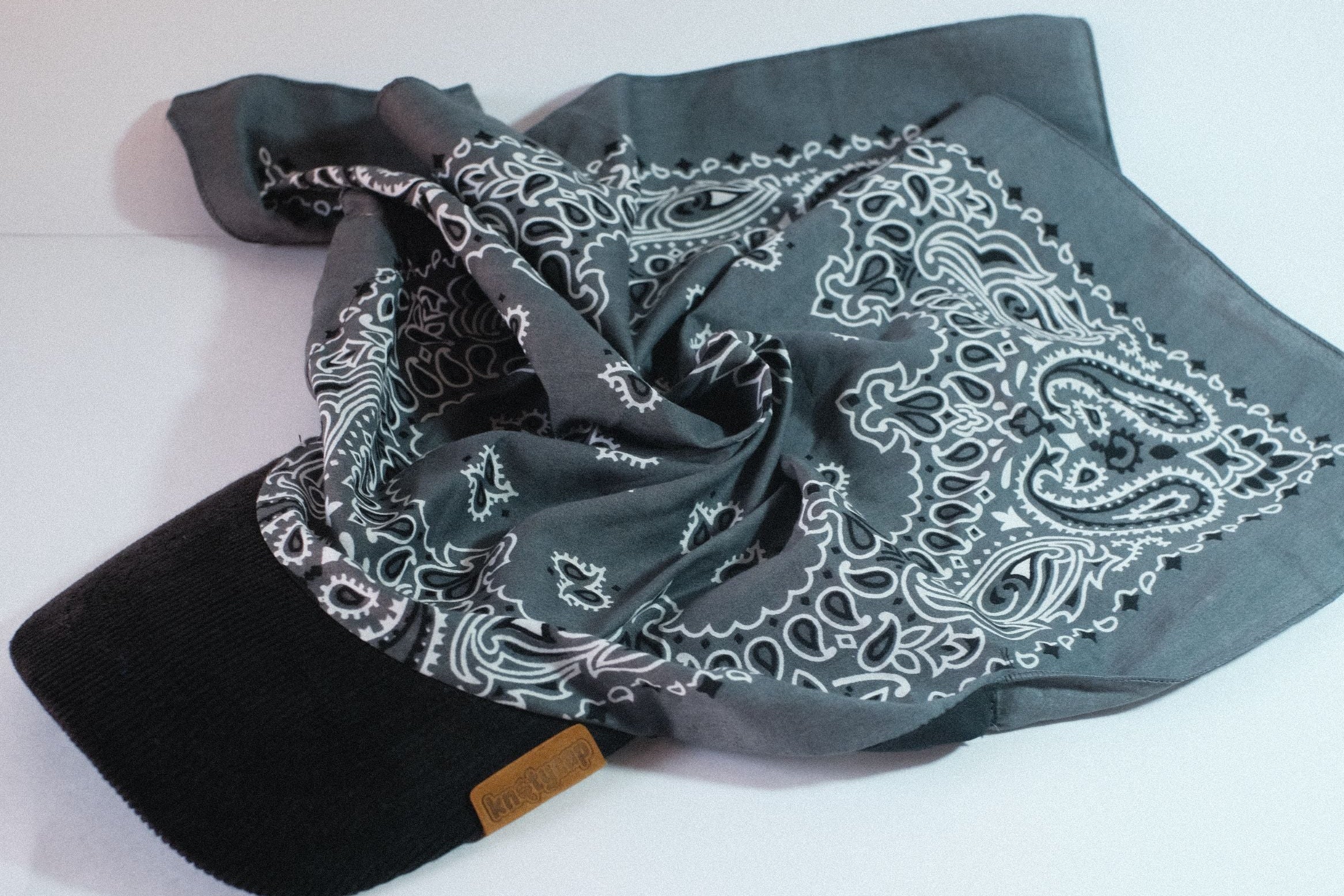Black Corduroy Brim | Grey Kapri