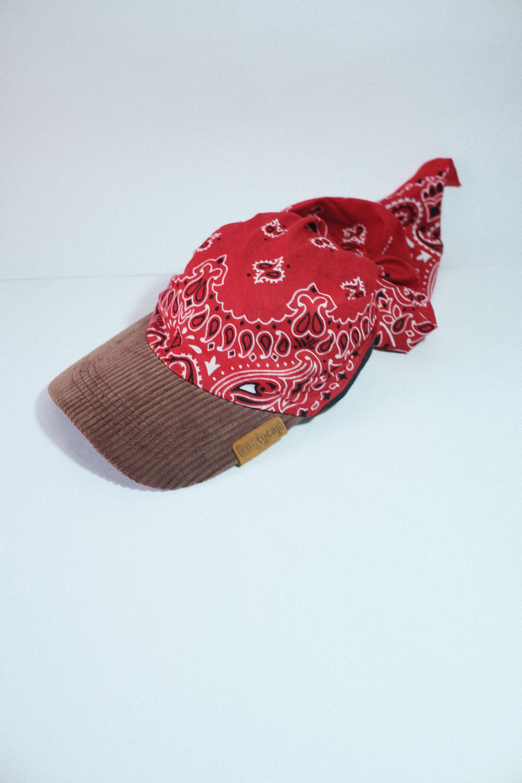 Dark Corduroy Brim | Crimson Veil Kapri