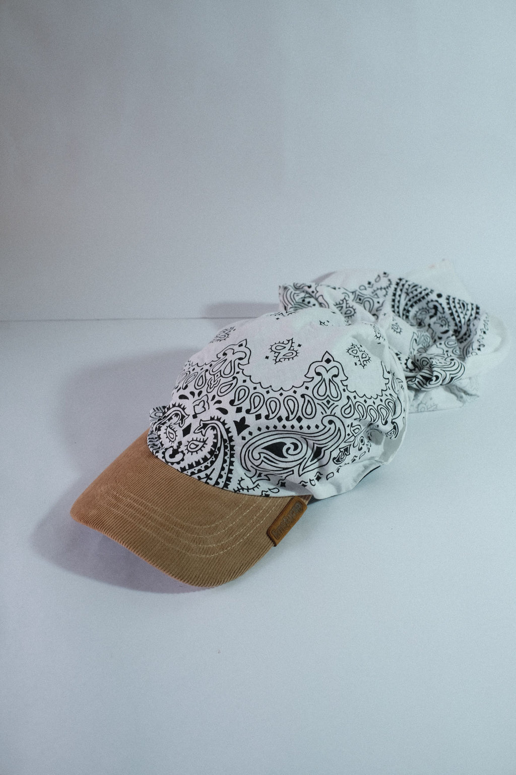 Beige Corduroy Brim | Ivory Veil Kapri