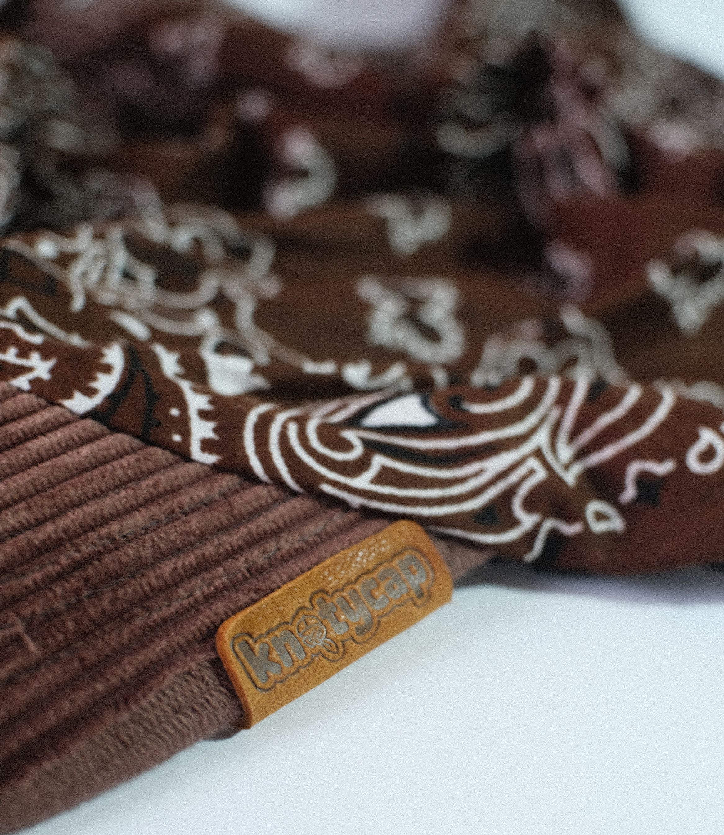 Dark Corduroy Brim | Cocoa Veil Kapri