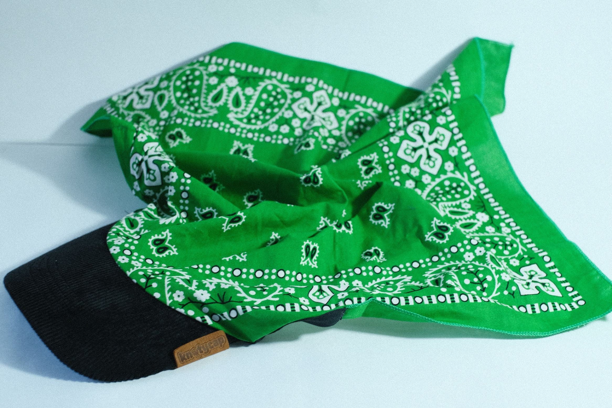 Black Corduroy Brim | Emerald Veil Kapri
