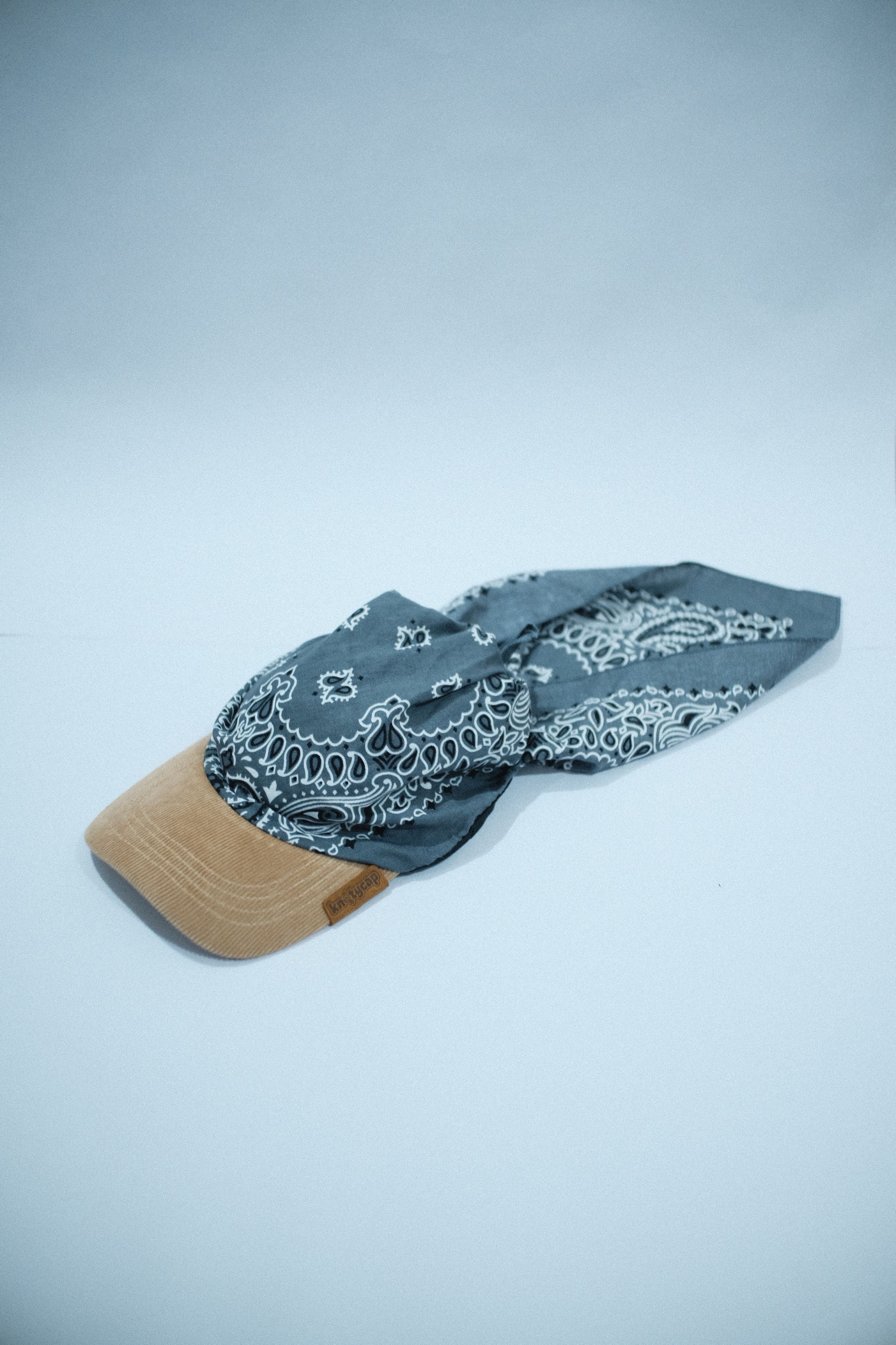 Beige Corduroy Brim Grey Kapri