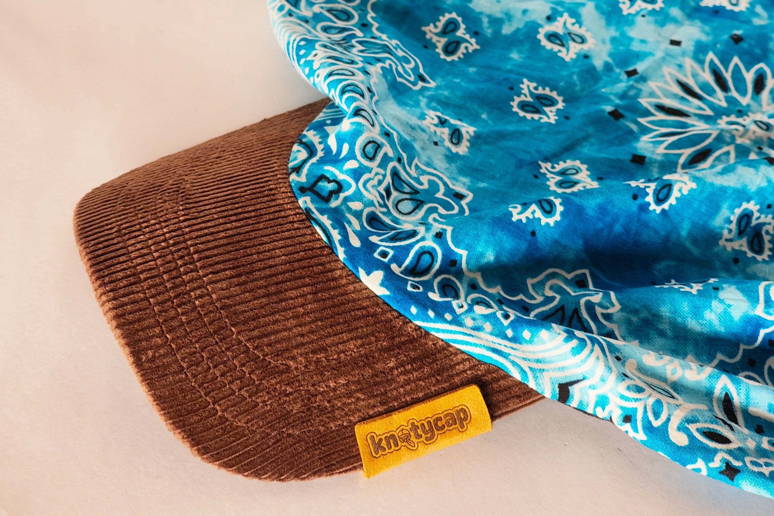 Dark Corduroy Brim | Sky Veil Kapri