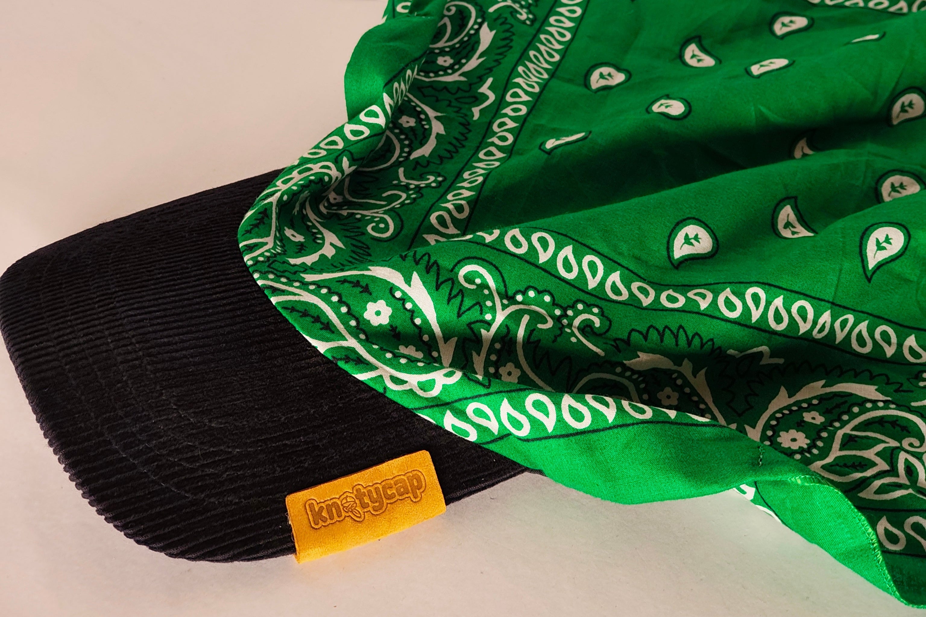 Black Corduroy Brim | Green  Kapri