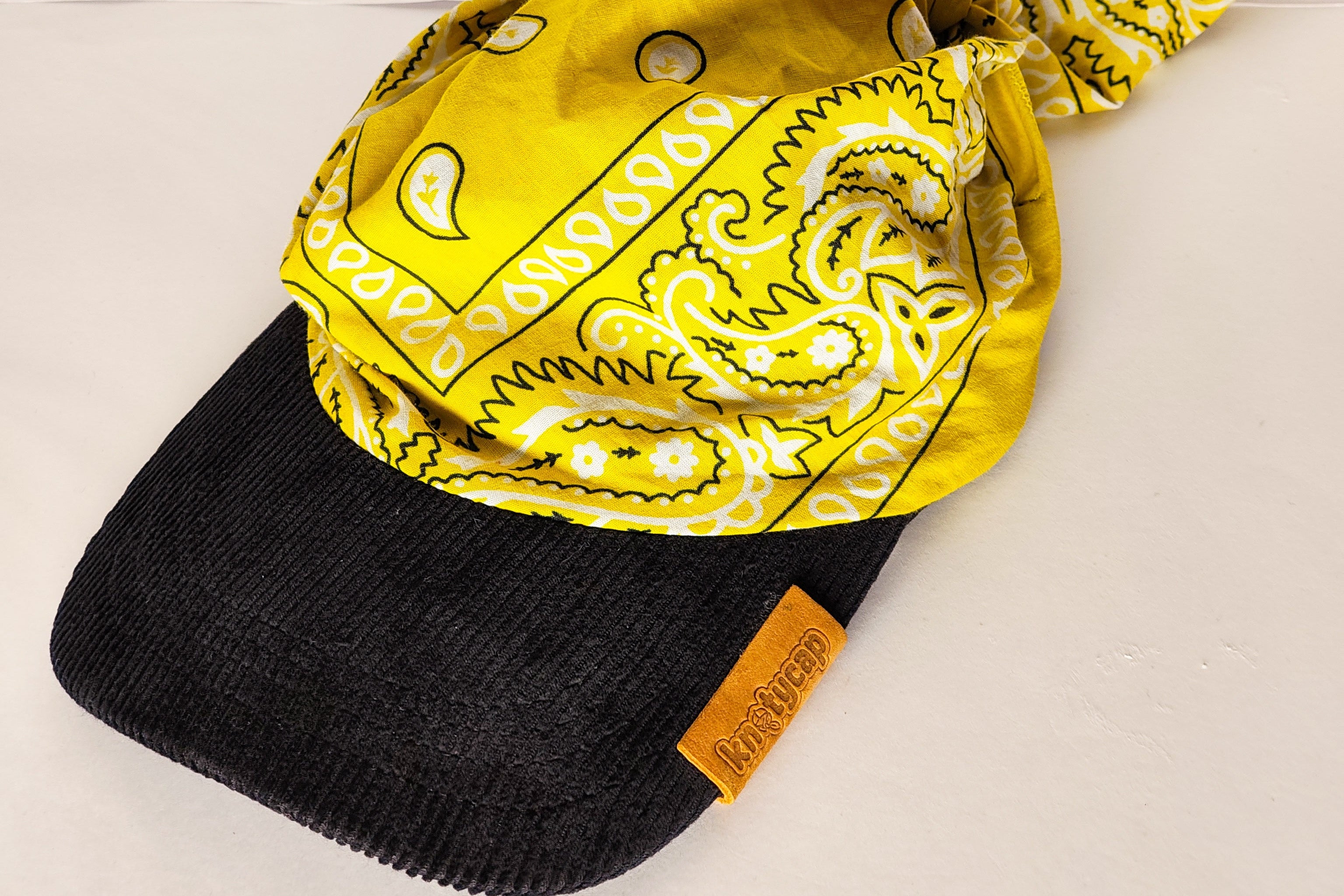 Black Corduroy Brim | Canary Mix Kapri