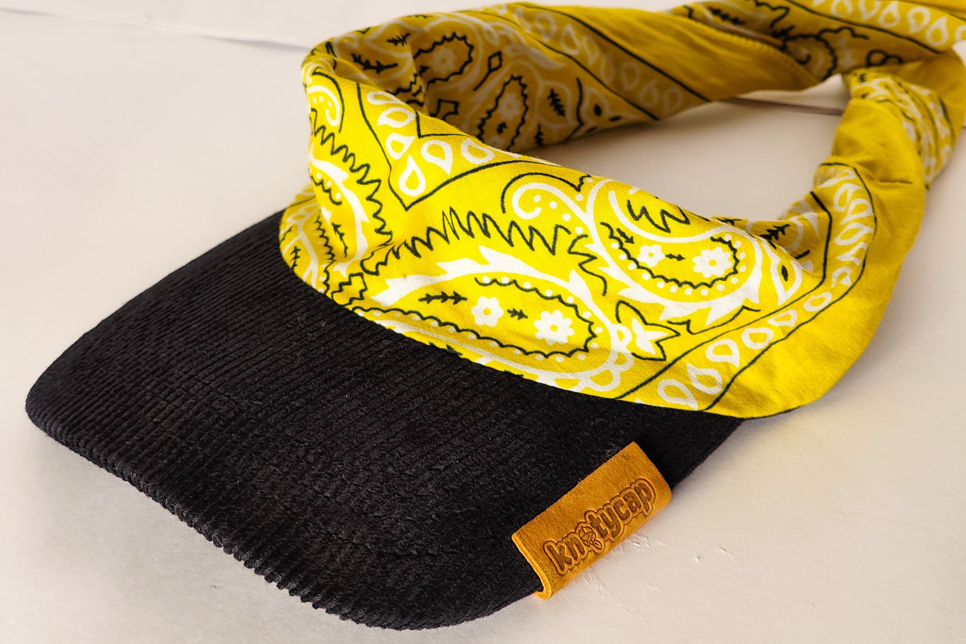 Black Corduroy Brim | Canary Mix Kapri