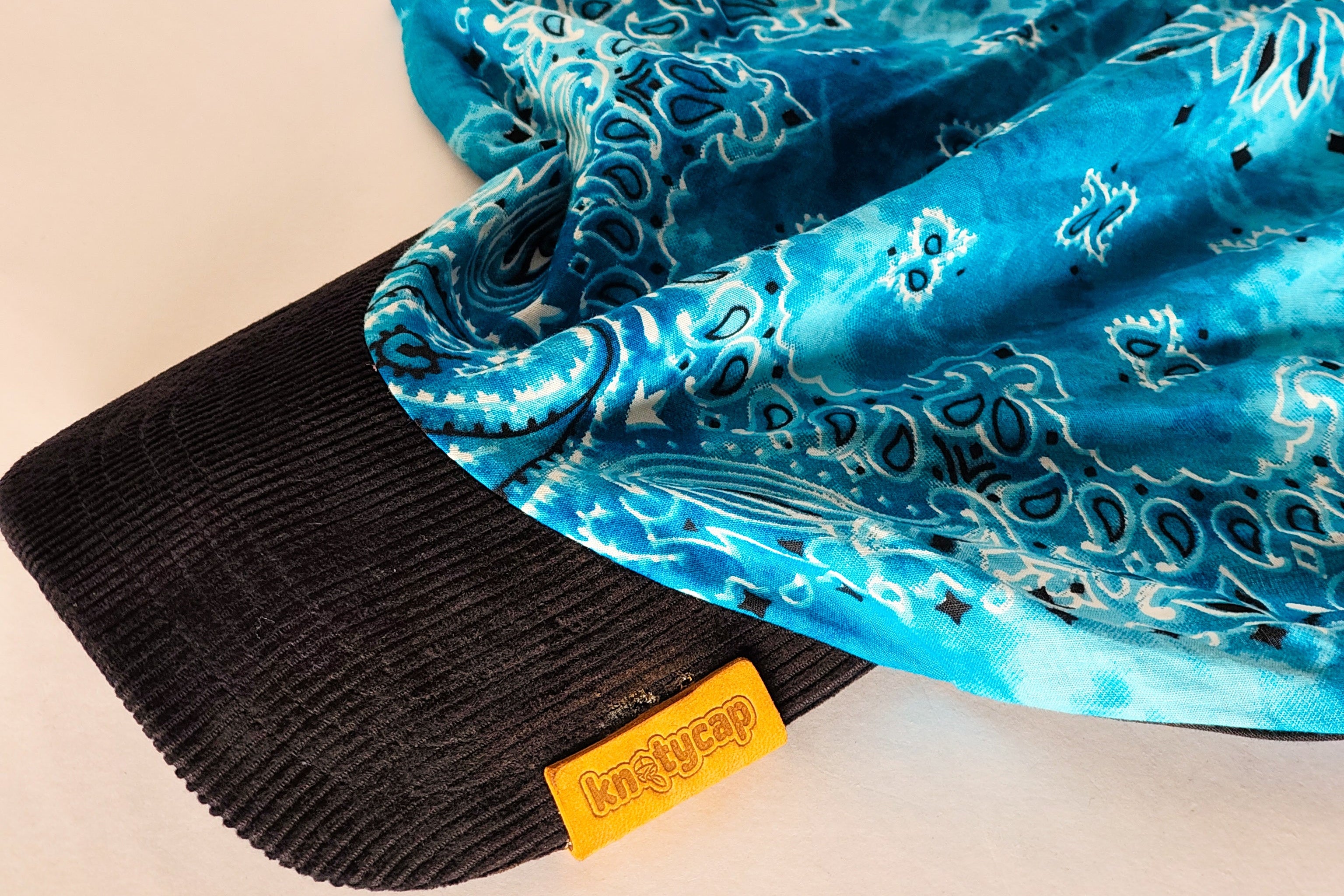 Black Corduroy Brim | Sky Veil Kapri