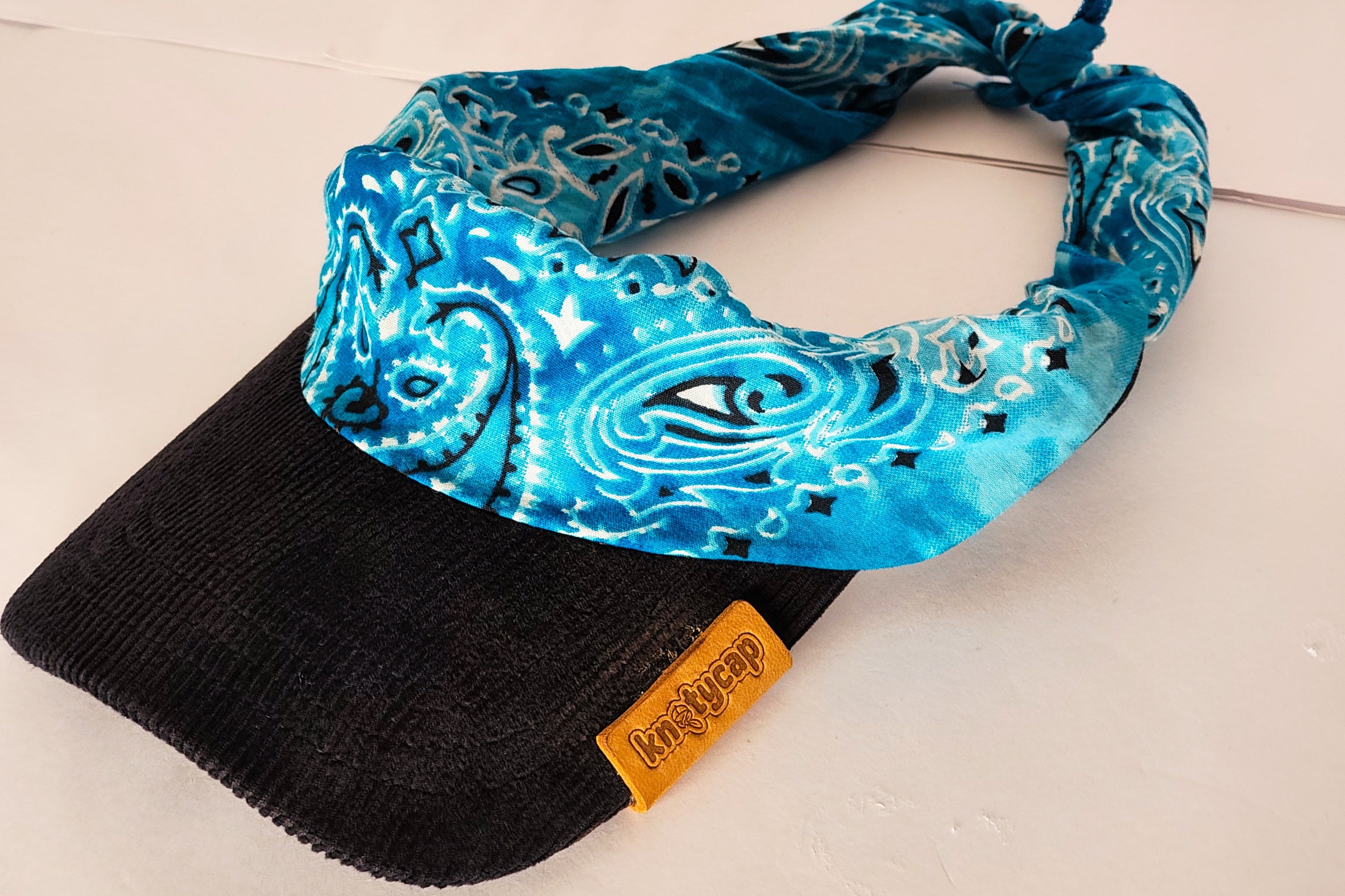 Black Corduroy Brim | Sky Veil Kapri